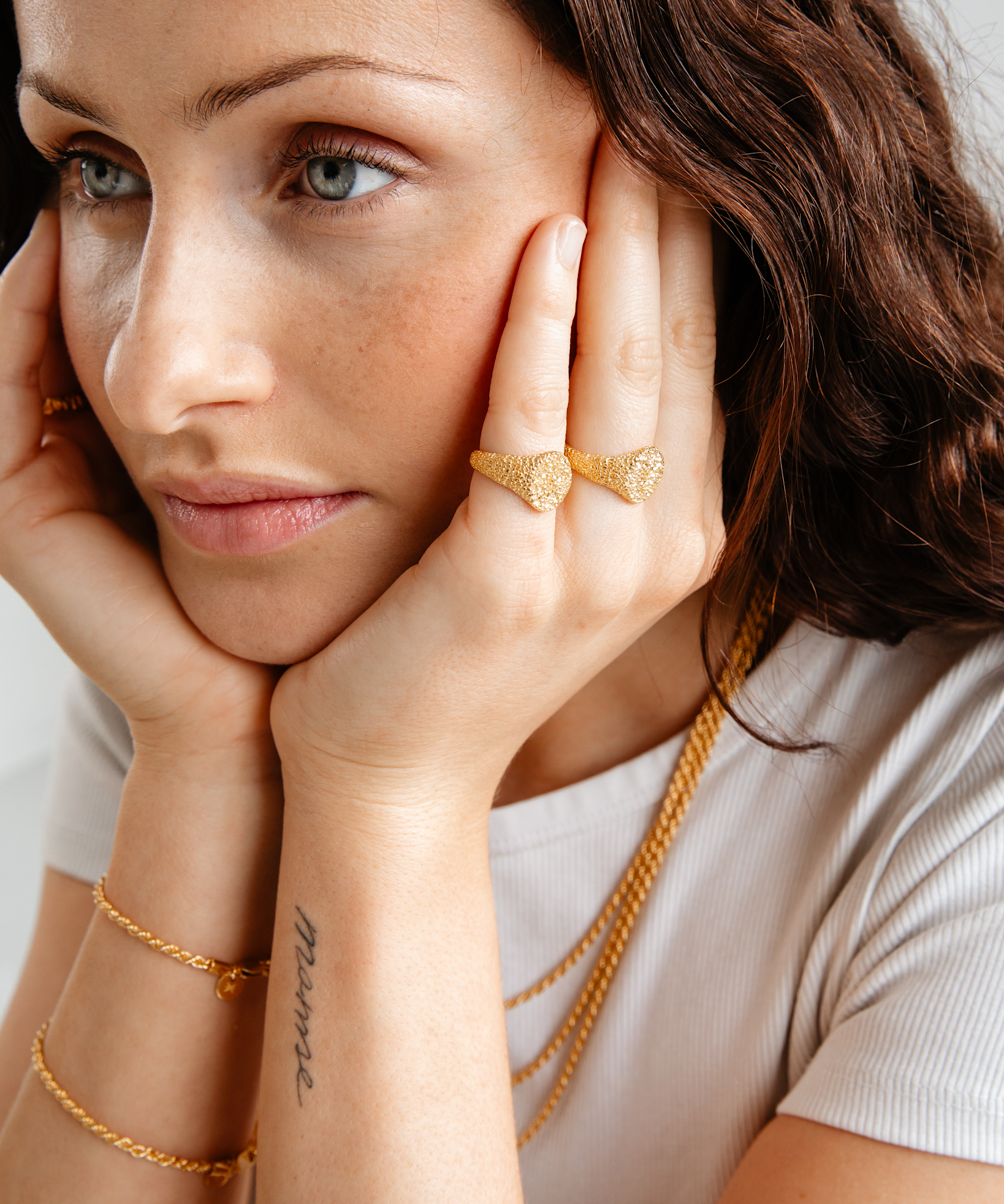 IX Crunchy Mini Oval Ring