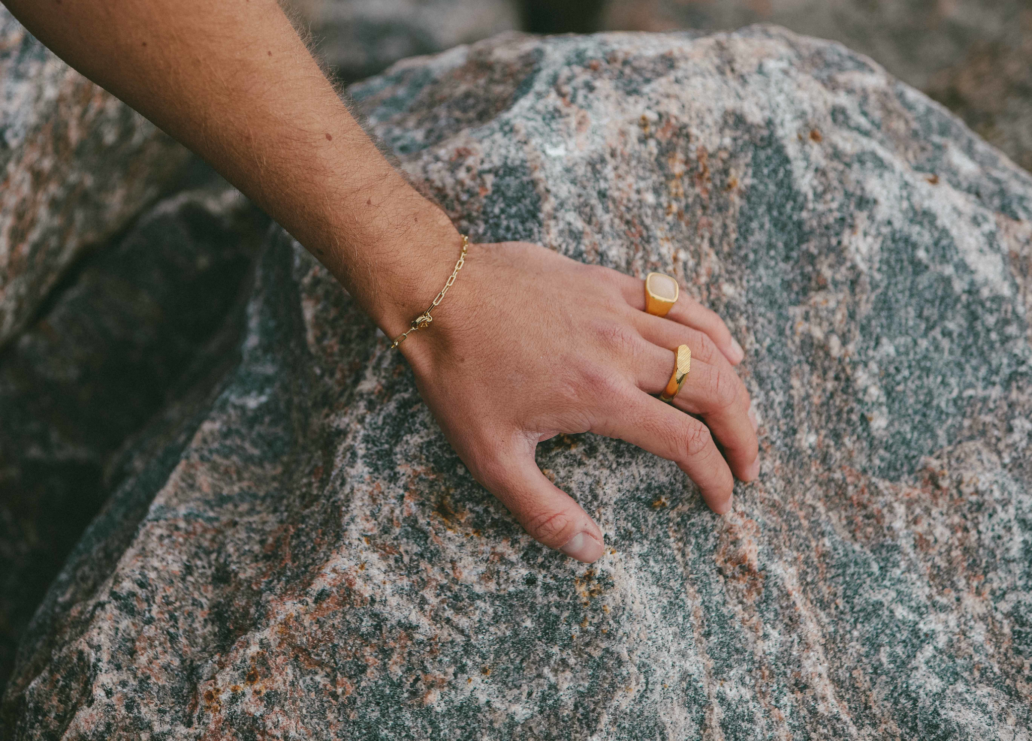 IX Cushion Signet Ring Moonstone